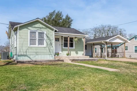 403 N College Street Weimar TX 78962