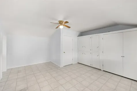 403 N College Street Weimar TX 78962