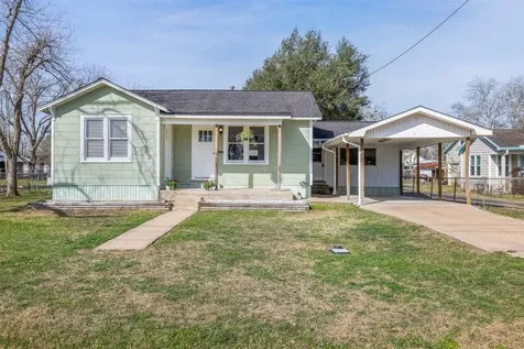 403 N College Street Weimar TX 78962
