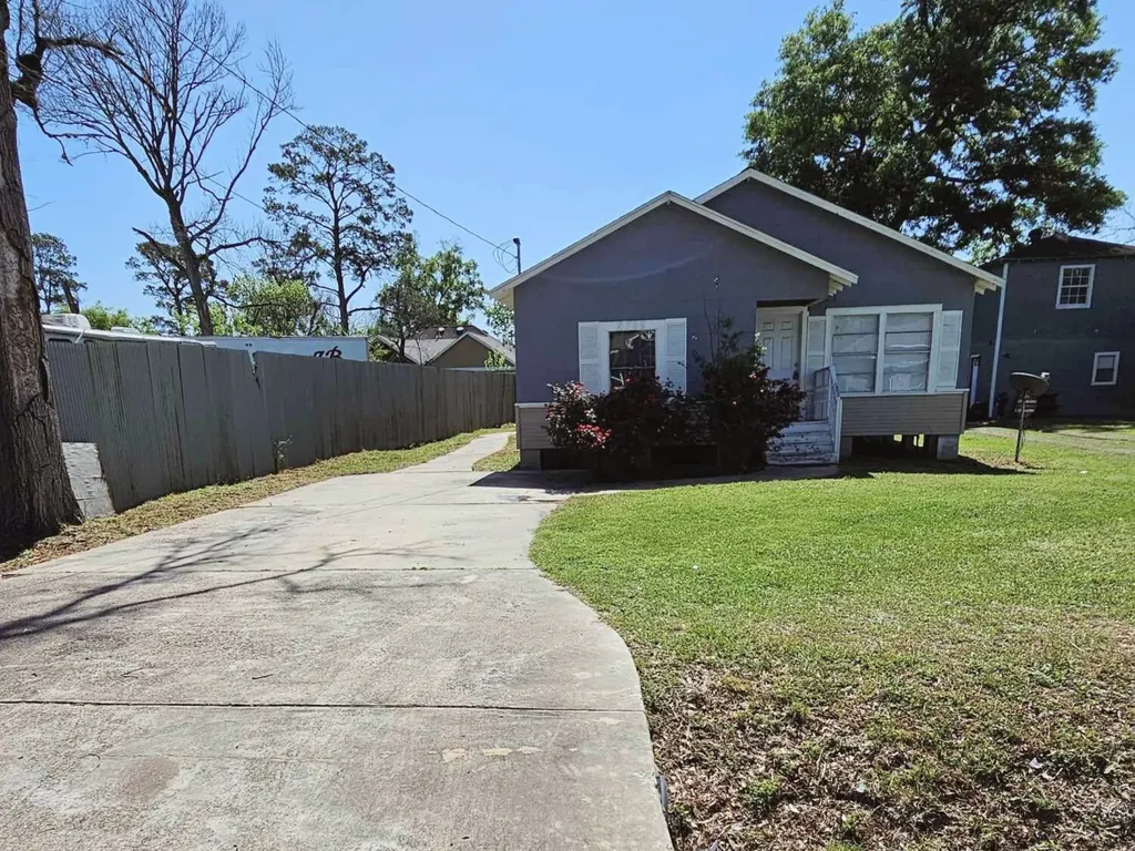 8708 Lanewood Drive Houston TX 77016