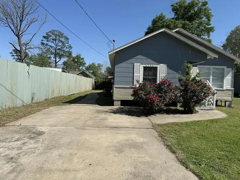 8708 Lanewood Drive Houston TX 77016