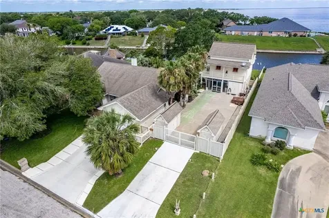 117 E Harbor Drive Port Lavaca TX 77979