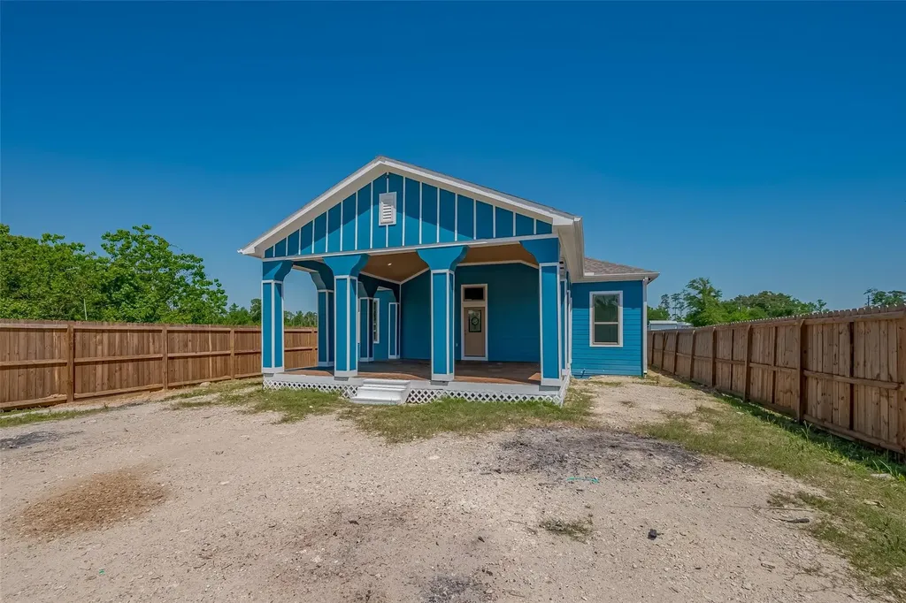 581 Road 51022 Cleveland TX 77327