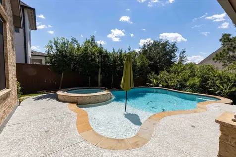 6 Canopy Green Drive Tomball TX 77375