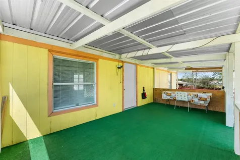 606 S S Pine Hill Street Pinehurst TX 77362