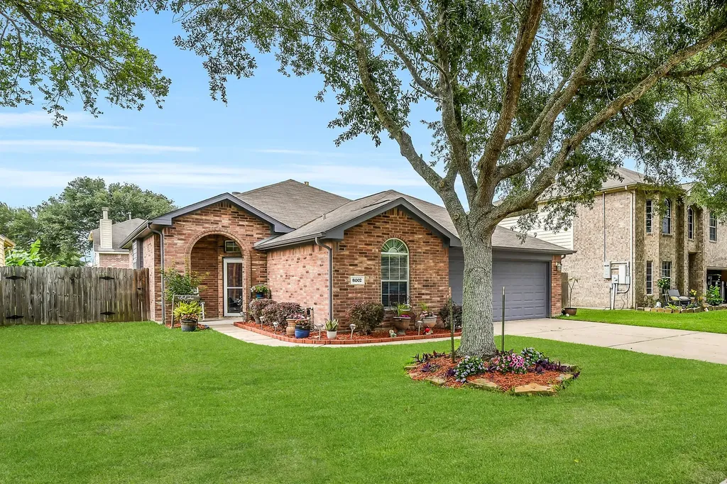 8002 Leaning Oak Drive Texas City TX 77591