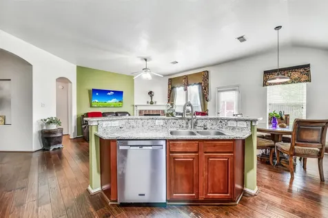 8002 Leaning Oak Drive Texas City TX 77591