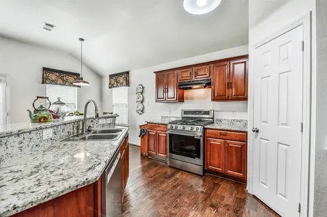 8002 Leaning Oak Drive Texas City TX 77591