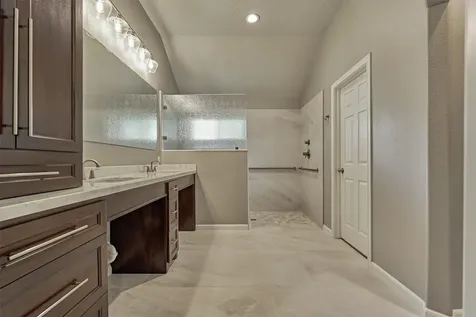 27 E Russet Grove Circle The Woodlands TX 77384