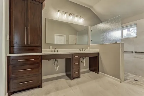 27 E Russet Grove Circle The Woodlands TX 77384