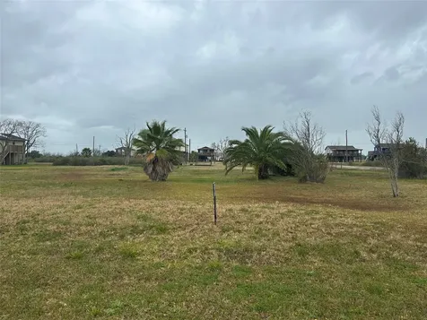 Lots 9-10 Front Avenue Port Bolivar TX 77650