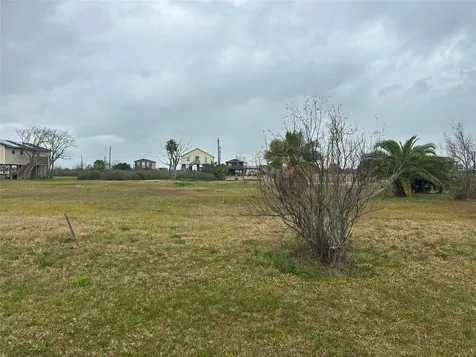 Lots 9-10 Front Avenue Port Bolivar TX 77650