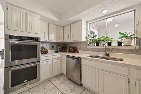3214 Meadway Drive Houston TX 77082
