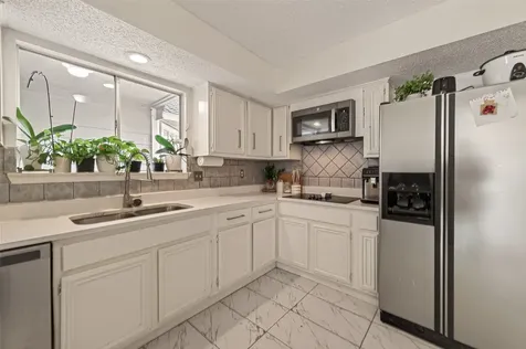 3214 Meadway Drive Houston TX 77082