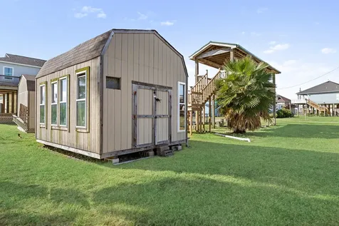 946 Meynig Drive Crystal Beach TX 77650