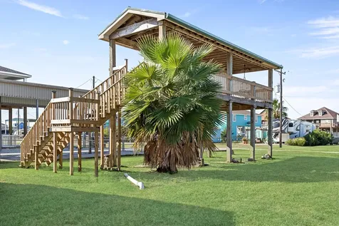 946 Meynig Drive Crystal Beach TX 77650