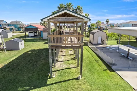 946 Meynig Drive Crystal Beach TX 77650