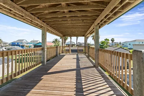 946 Meynig Drive Crystal Beach TX 77650