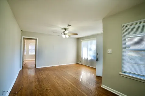 8733 Robindell Drive Houston TX 77074