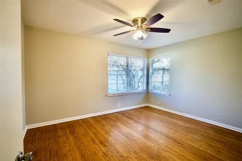 8733 Robindell Drive Houston TX 77074