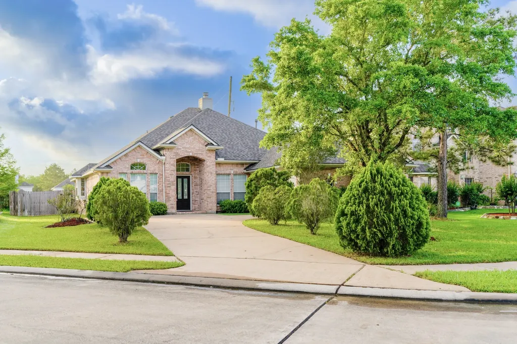 1230 Riverchase Drive Richmond TX 77469