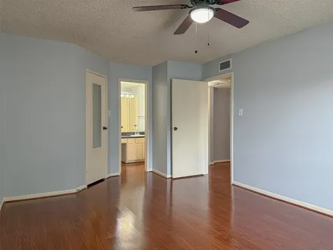 3100 Jeanetta Street 1104 Houston TX 77063