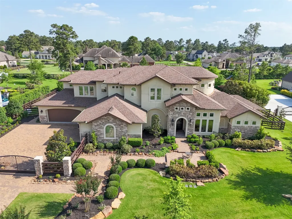 18 Rugged Lark Circle Tomball TX 77377
