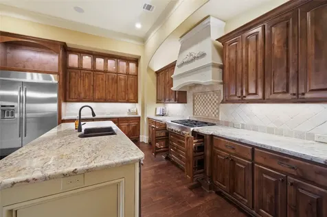 18 Rugged Lark Circle Tomball TX 77377