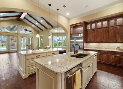 18 Rugged Lark Circle Tomball TX 77377