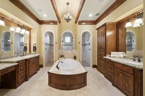 18 Rugged Lark Circle Tomball TX 77377