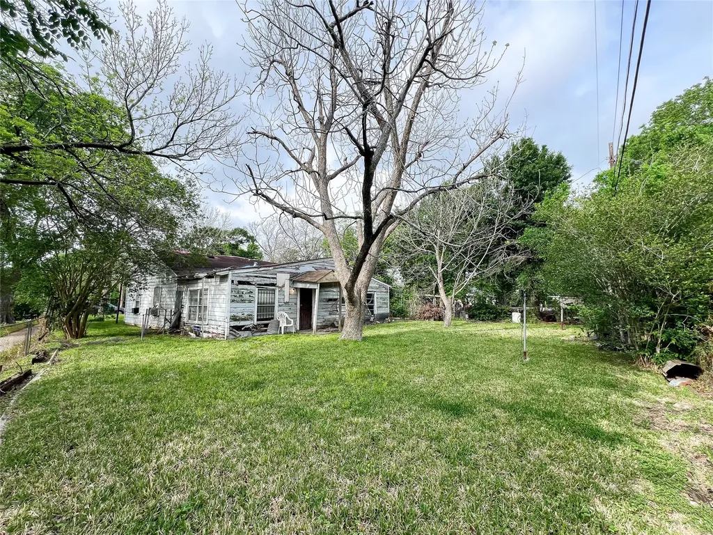 5863 Southgood Street Houston TX 77033