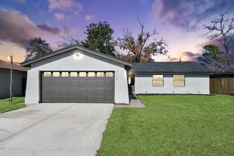 7718 Woodnettle Lane Houston TX 77086