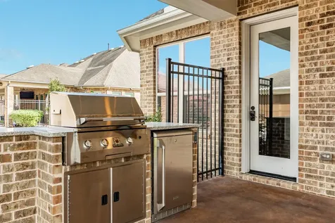 10114 Da Vinci Court Iowa Colony TX 77583