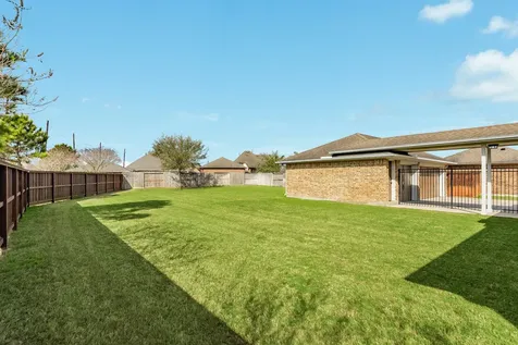 10114 Da Vinci Court Iowa Colony TX 77583