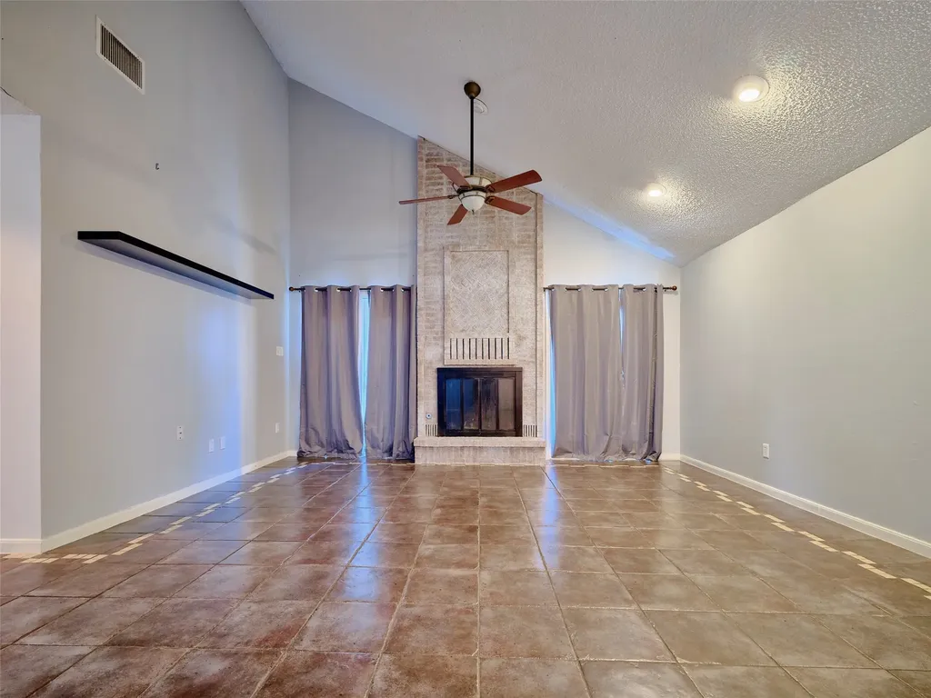 1520 Crestmont Street Wharton TX 77488