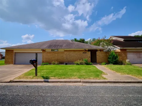 1520 Crestmont Street Wharton TX 77488