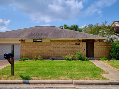 1520 Crestmont Street Wharton TX 77488