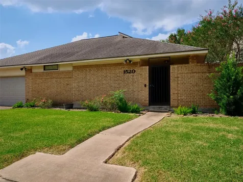 1520 Crestmont Street Wharton TX 77488