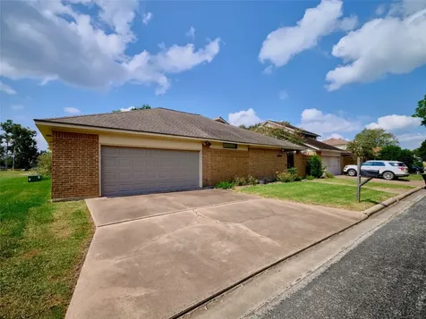 1520 Crestmont Street Wharton TX 77488