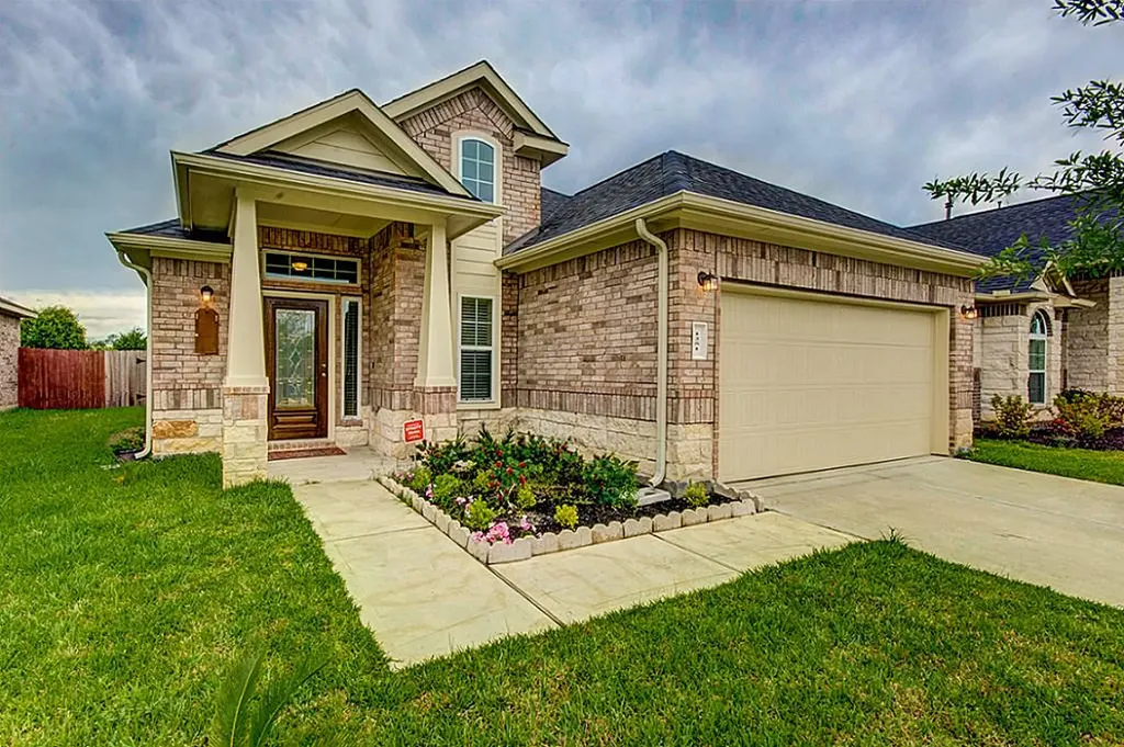1251 S Maple Drive Katy TX 77493