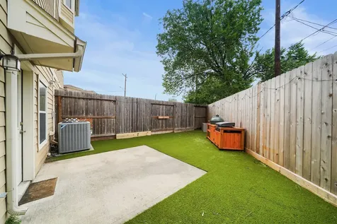 2605 Link Road Houston TX 77009