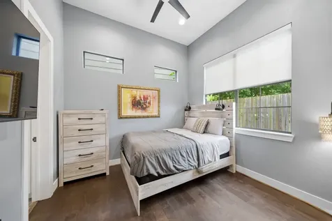4306 Center Street Houston TX 77007