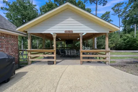19215 Veterans Road Magnolia TX 77355
