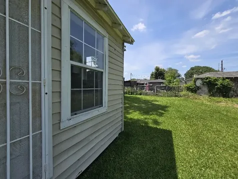327 De Haven Street Houston TX 77029
