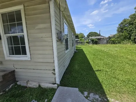 327 De Haven Street Houston TX 77029