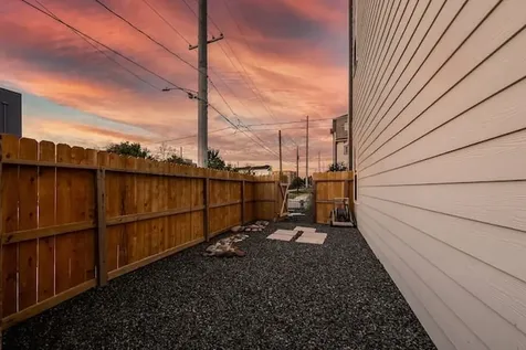 2604 Mcilhenny Street Houston TX 77004