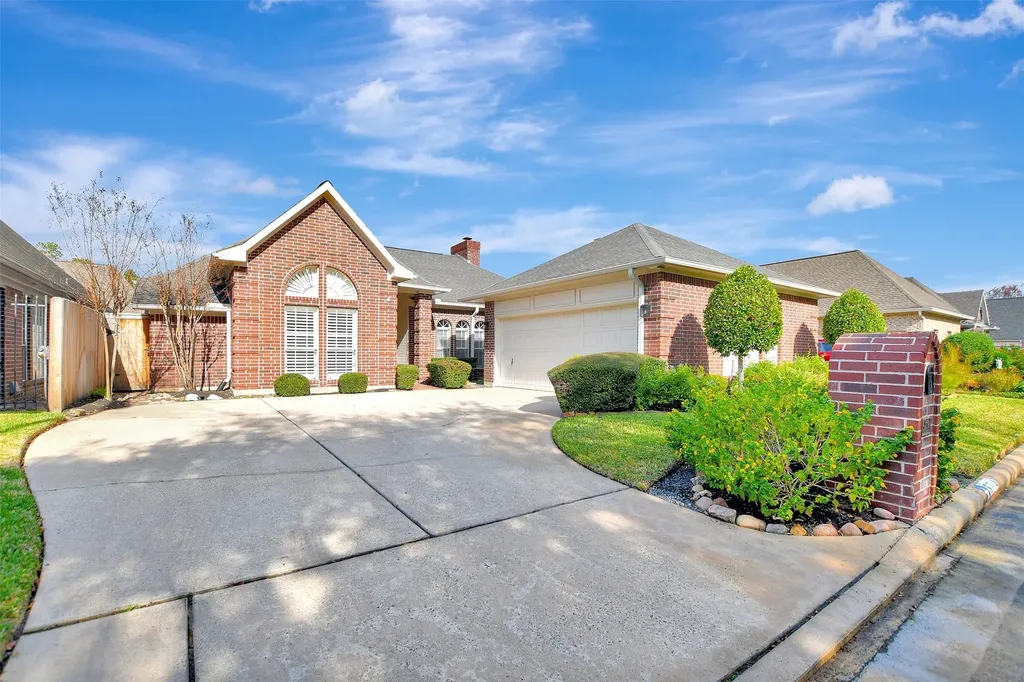 5714 Glen Pines Drive Houston TX 77069