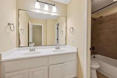 5115 Field Briar Lane Sugar Land TX 77479