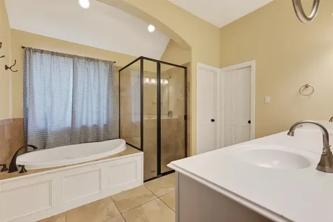 5115 Field Briar Lane Sugar Land TX 77479