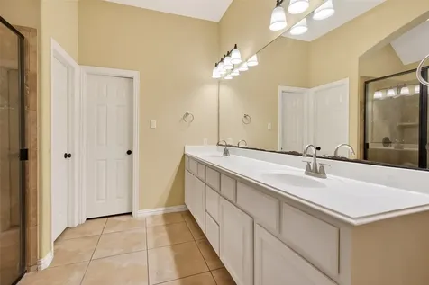 5115 Field Briar Lane Sugar Land TX 77479